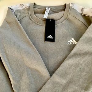 Adidas Women’s Crew Shirtshirt w logo sleeves